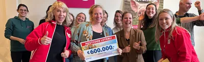 Nationale Postcode Loterij op bezoek bij Wakker Dier